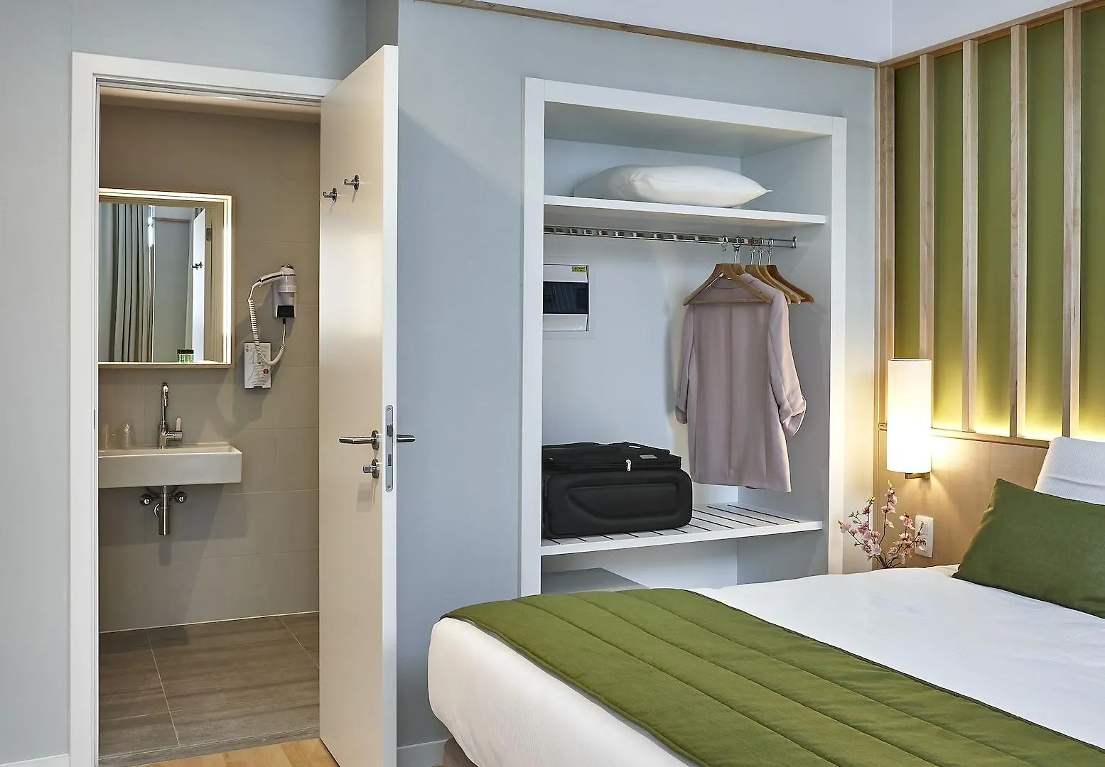 Yadoya Hotel Bruksela 3*,  Belgia